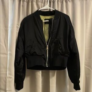Zara Black Cropped Bomber Jacket with Ribbed Cuffs